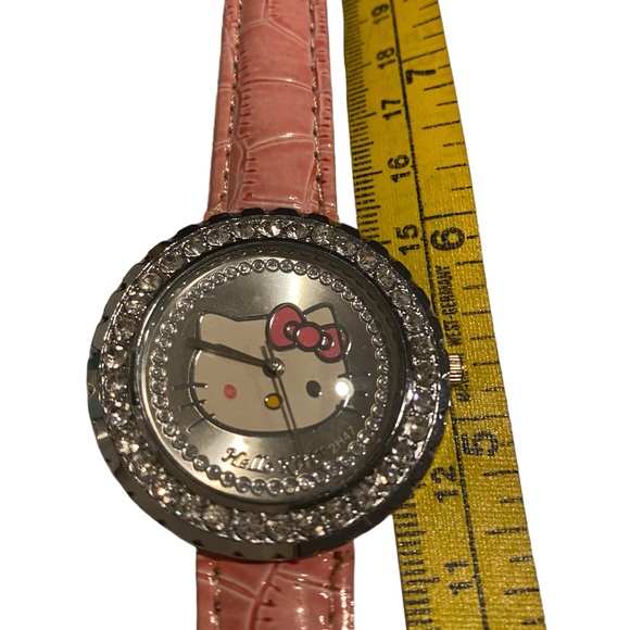 Copy Hello Kitty pink and diamanté adult size watch - Picture 2 of 9